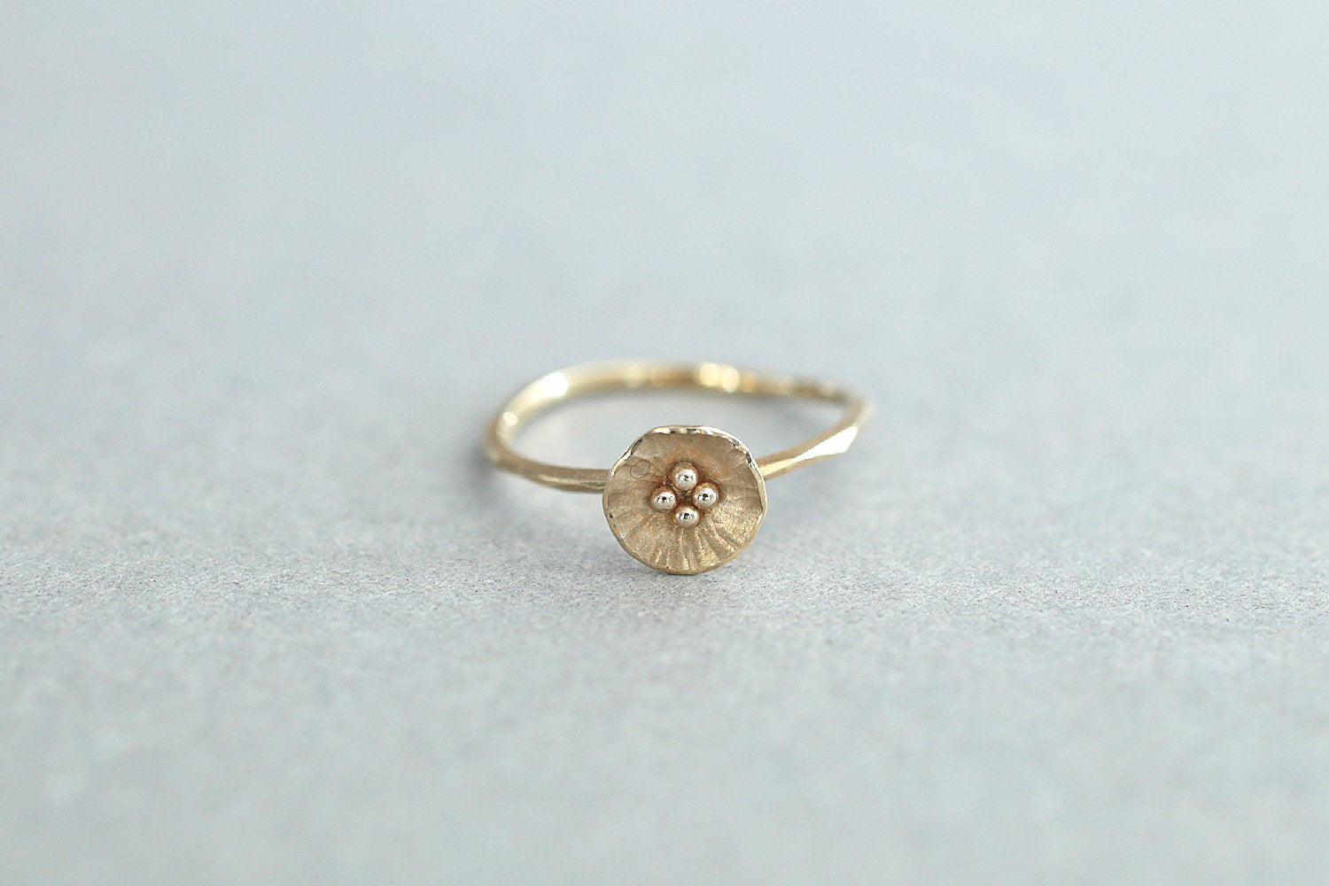 Petit flower ring / K18 – Ryui intl.