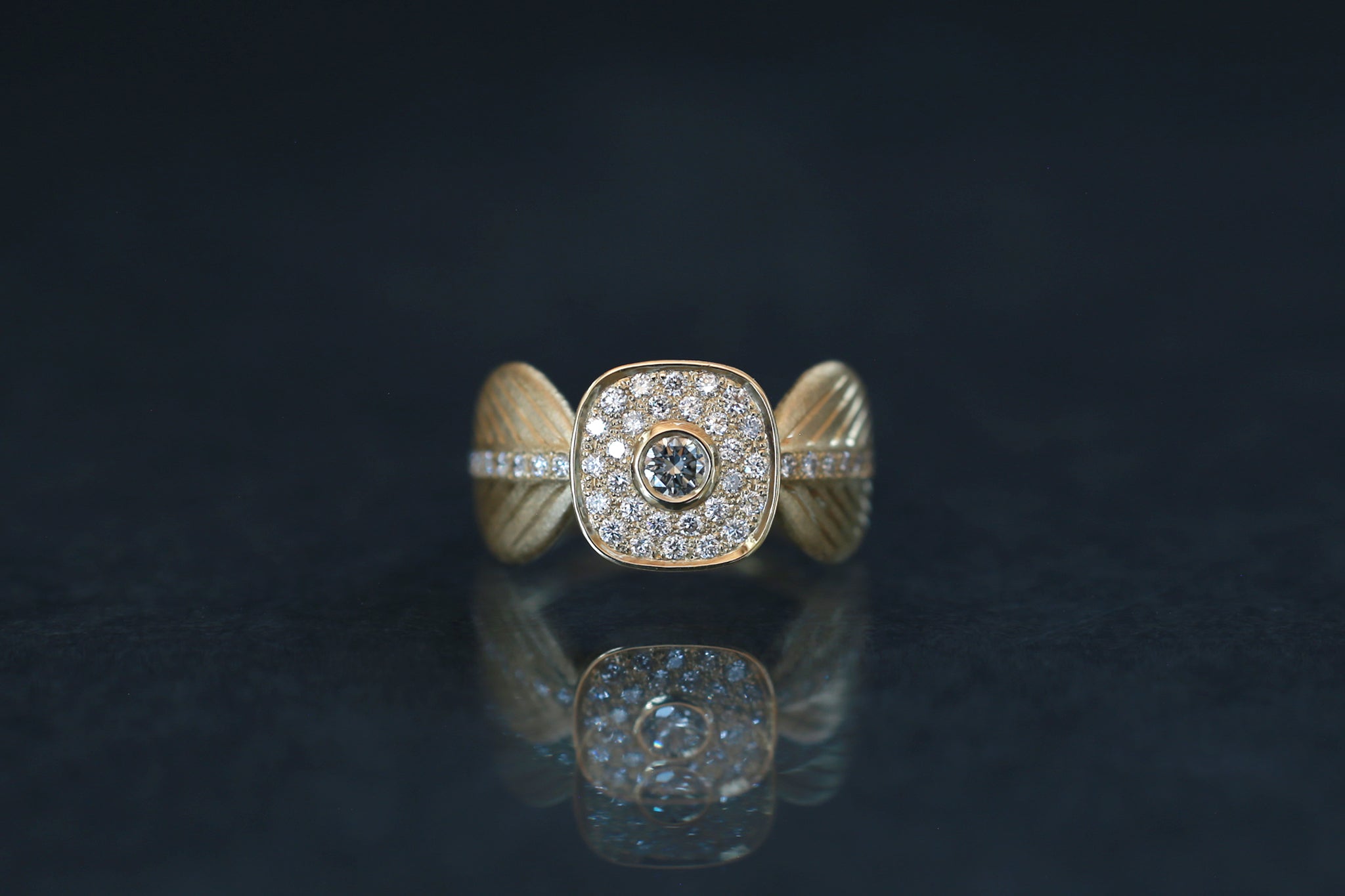 [Ryui Monthly piece] Leaf ring + gray diamond – Ryui intl.