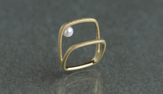 Syami frame ring + pearl / K18