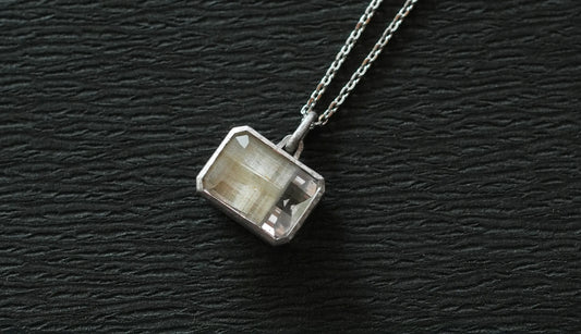 [Monthly piece] Tube in topaz necklace