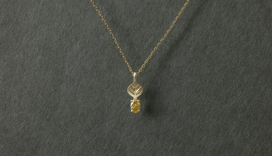 Leaf necklace + diamond (honey yellow)
