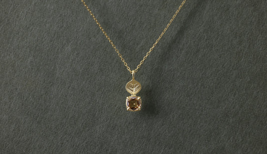 Leaf necklace + diamond (light brown)