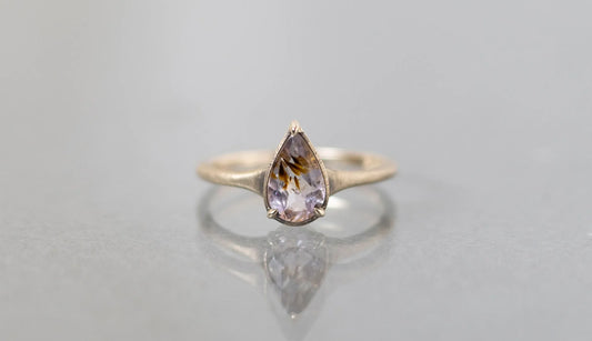 Goethite in amethyst ring / K10 Smoky gold