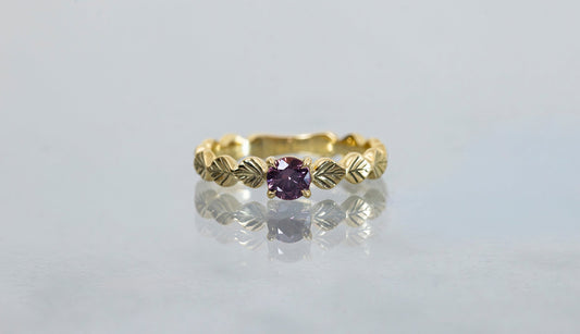 Leaf little ring + color change garnet