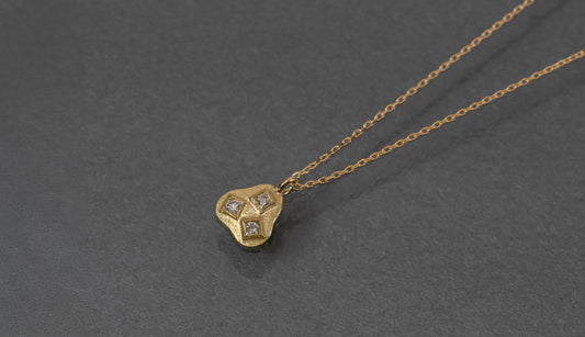 Petit square diamonds necklace