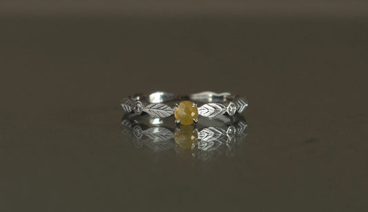 Bloom ring + diamond (yellow)