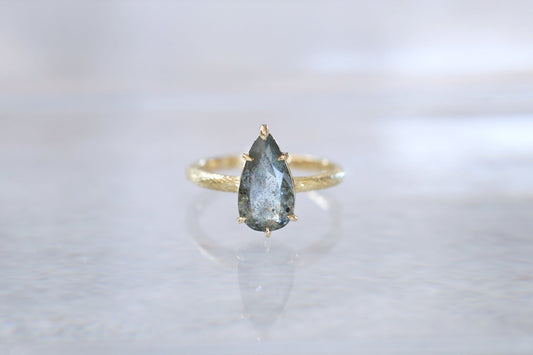 Moss aquamarine ring