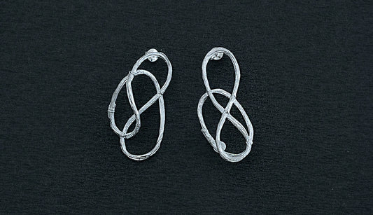 [Release on March 21.] Nexus earrings / Silver