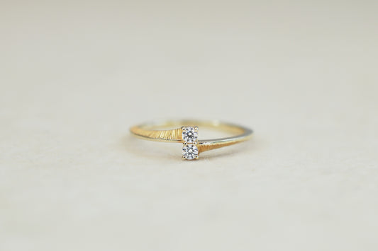 Double stones ring / clear diamonds