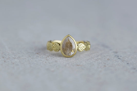 Leaf ring + diamond(drop)