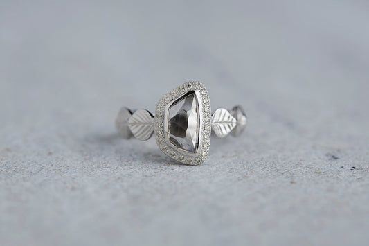 Leaf ring + diamond(trapezoid)