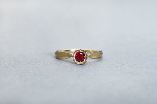 Tulip ring + ruby