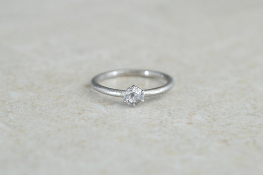 Norme ring + 4mm rosecut diamond / Pt900