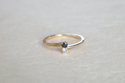 Double stones ring / black and clear diamonds